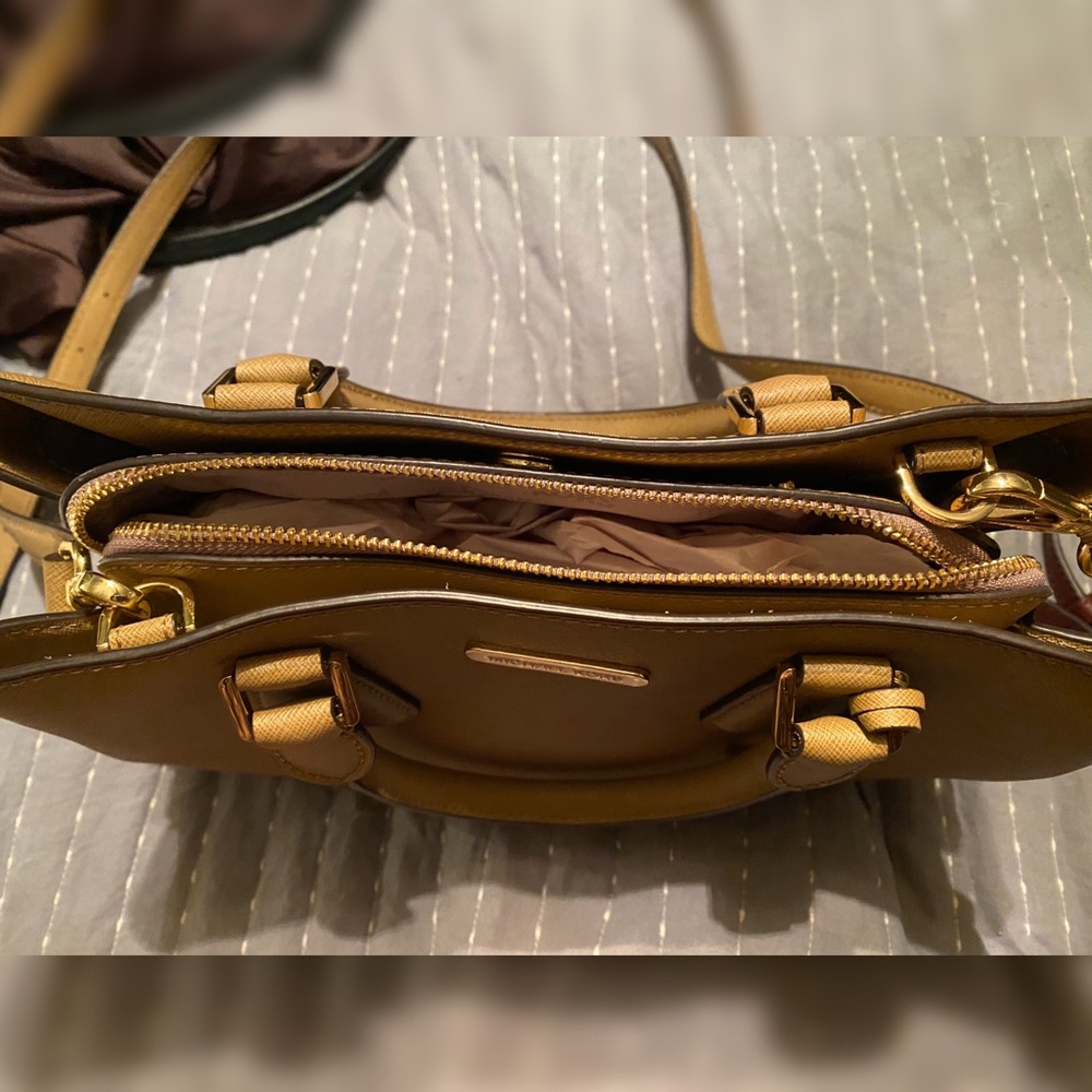 Mk Purse - Picture 2 of 2